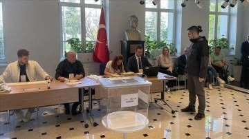 Polonya ve Romanya'da Türkiye'deki 14 Mayıs seçimleri için oy kullanma işlemi başladı