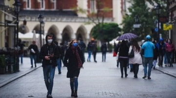 Polonya'da Kovid-19 artık 'grip muamelesi' görecek
