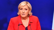 PSG ve Başakşehirli futbolcularının ırkçılığı protesto etmesi aşırı sağcı Le Pen'i endişelendir