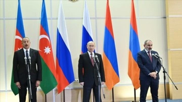 Putin, Aliyev ve Paşinyan ile Karabağ'daki durumu görüştü