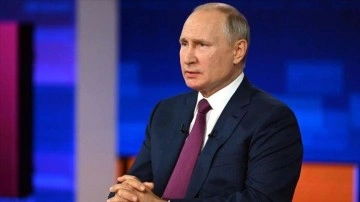 Putin, eş cinselliği "yıkıcı değerler sistemi" içine alan kararname imzaladı