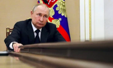 Putin konuşuyor… -Ülkü Menşure Solak yazdı-