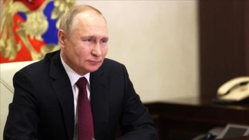 Putin: Rusya'nın güvenliğini koruyacak gelişmiş silahlar üretmeye devam edeceğiz