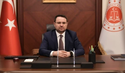 "Adliye kapısı, adaletin ve eşitliğin kapısıdır" diyen Adalet Bakanı Akın G&uuml;rlek&rsquo;e!.. -Ali Mevl&uuml;t Kaya yazdı-