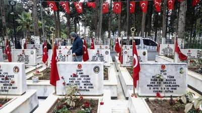 Ramazan Bayramı arifesinde şehitlikler ziyaret edildi