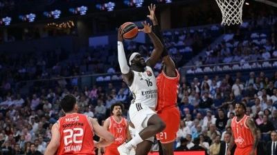 Real Madrid, sahasında Hapoel IBI Tel Aviv'i 102-75 mağlup etti