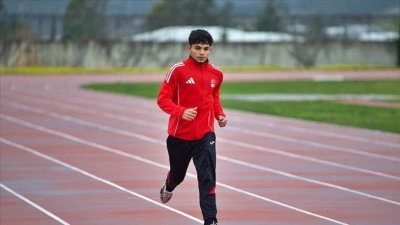 Rekortmen atlet Timur Er, ilk uluslararası madalyasını İtalya'da kazanmak i&ccedil;in &ccedil;alışıyor