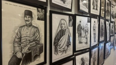 Ressam Y&uuml;ksel Akman'ın "Kurtuluşa Doğru" sergisi İstanbul'da a&ccedil;ıldı