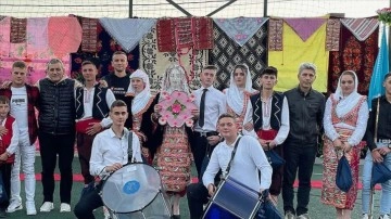 Ribnovolu Müslümanlar yöresel kıyafetleriyle düğün yapma geleneklerini asırlardır yaşatıyor