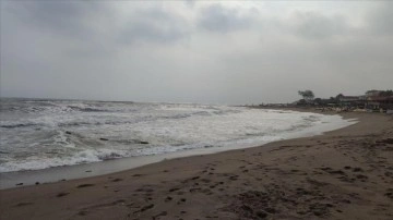 Riva'da yoğun dalga-akıntı sebebiyle bu hafta sonu denize girmek yasak