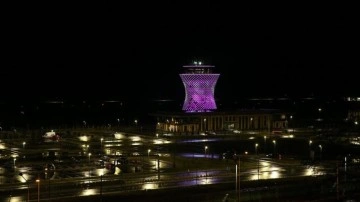Rize-Artvin Havalimanı kulesi kanser riski farkındalığı için mor ışıkla aydınlatıldı