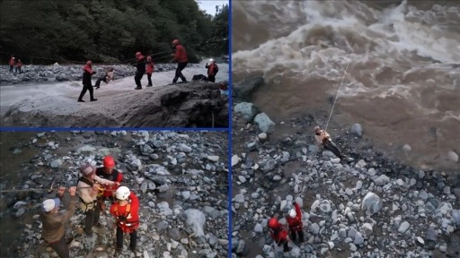 Rize'de şiddetli yağışın ardından mahsur kalan kadın kurtarıldı