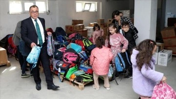 Rize'de toplanan kırtasiye malzemeleri Nurdağı'ndaki depremzede çocuklara gönderildi
