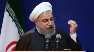Ruhani'den 'aşırı muhazakarlara' suçlama