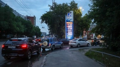 Rus h&uuml;k&uuml;meti, &uuml;lkenin bazı b&ouml;lgelerinde akaryakıt sorunlarının devam ettiğini bildirdi