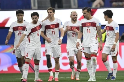 Rus medyası: Hollywood yıldızlarının trib&uuml;ndeki yoğun ilgisine rağmen&hellip; T&uuml;rkiye ABD&rsquo;yi yendi!