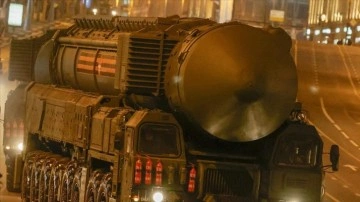 Rus ordusu, kıtalararası balistik "Yars" füzesini fırlatma deposuna yerleştirdi