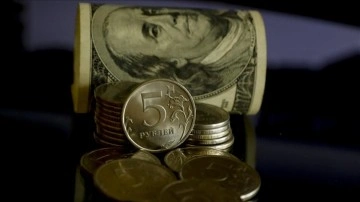Rus rublesi dolar ve avro karşısında değer kazanmaya devam ediyor