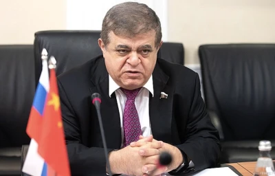 Rus senat&ouml;r Cabarov'dan şaşırtan &lsquo;T&uuml;rkiye&rsquo; a&ccedil;ıklaması: Ukrayna&rsquo;nın Deniz G&uuml;venliği tartışmaları &lsquo;G&uuml;l&uuml;n&ccedil;&rsquo;