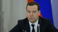 Rusya’da sosyo-ekonomik sıkıntılar Medvedev’i kurban etti