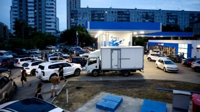 Rusya, i&ccedil; piyasayı desteklemek i&ccedil;in akaryakıt ithalatına başladı