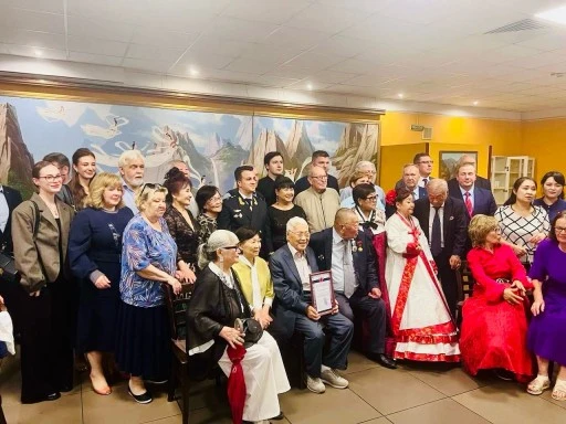 Rusya KGT Başkanı Hasan Enes Karahan Moskova’da Kuzey Korelilerle bir araya geldi