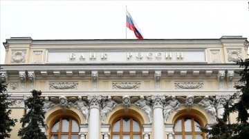 Rusya Merkez Bankası, dolar ve avro kullanımını azaltmaya yönelik ek tedbirler alacak