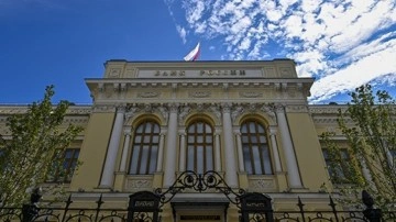 Rusya Merkez Bankası olağanüstü toplantısında politika faizini yüzde 12’ye yükseltti