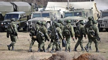 Rusya'da askere çağrılma yaşı yükseltildi, çağrılanların yurt dışına çıkmaları yasaklandı