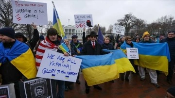 Rusya'nın Ukrayna'ya saldırısı Beyaz Saray önünde protesto edildi