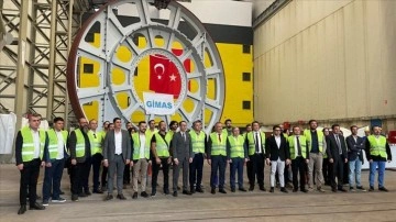 Rüzgar enerjisi sektör temsilcileri İzmir'deki fabrikalara teknik gezi gerçekleştirdi