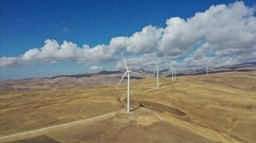 Rüzgarın enerjiye dönüştüğü İpek Geçidi'nde 20 megavatsaat elektrik üretiliyor