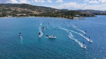 'Rüzgarın evi Foça' sörf tutkunlarını bekliyor