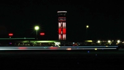 Sabiha G&ouml;k&ccedil;en Havalimanı Hava Trafik Kontrol Kulesi'ne 15 Temmuz i&ccedil;in &ouml;zel aydınlatma