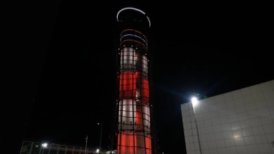 Sabiha G&ouml;k&ccedil;en Havalimanı'ndaki trafik kontrol kulesi kırmızı beyaza b&uuml;r&uuml;necek
