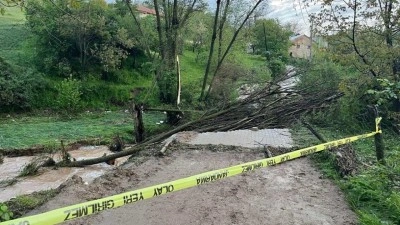 Sağanak bazı illerde hayatı olumsuz etkilemeye devam ediyor