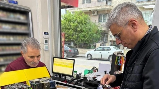 Sağlık Bakanı Memişoğlu, "boykot" çağrılarına karşı alışveriş yaptı