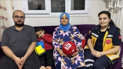 Sağlık personelinin telefonda uygulattığı Heimlich manevrası hayat kurtardı