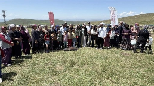 Sağlıklı hayvancılık için Ardahan yaylalarındaki kadınlara eğitim veriliyor