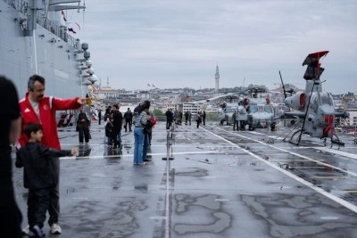 SAHA 2026 kapsamında ziyarete a&ccedil;ılan TCG Anadolu'ya vatandaşlardan yoğun ilgi