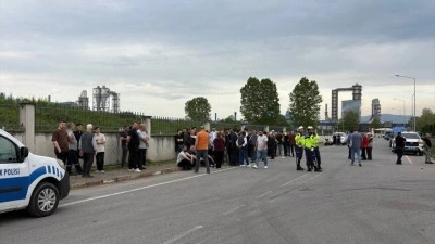 Sakarya'da konvey&ouml;r bant &uuml;retilen fabrikadaki patlamada 8 kişi yaralandı