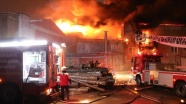 Sakarya'da mobilyacılar çarşısında yangın çıktı