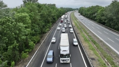 Sakarya, Kocaeli ve D&uuml;zce'de ağır tonajlı ara&ccedil;lara bayram d&ouml;n&uuml;ş&uuml; seyir yasağı