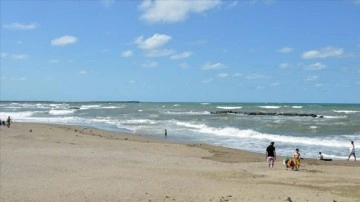 Sakarya'da şiddetli rüzgar nedeniyle denize girilmesine izin verilmiyor