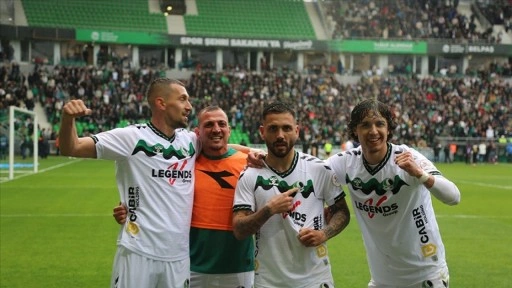 Sakaryaspor "son maçta" tutundu