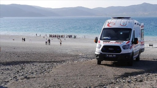 Salda Gölü'nde baba ve oğlu boğuldu