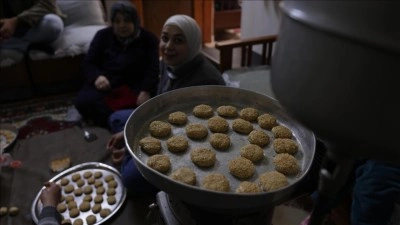 Şam T&uuml;rkleri bayramlarda Osmaniye k&ouml;mbesi yapma geleneğini yeni nesillere aktarıyor