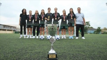 Şampiyon Kocaeli Kadın Futbol Kulübü, milli takıma oyuncu yetiştiriyor