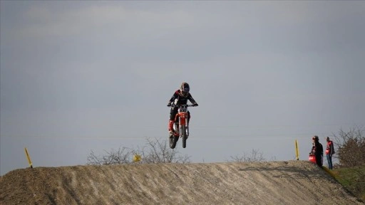 Şampiyon motosiklet&ccedil;i Berat Şenkalaycı babasının izinden gidiyor