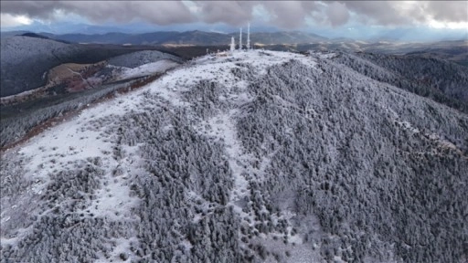 Samsun'da 1650 rakımlı Dürtmen Dağı'nda kar etkili oldu